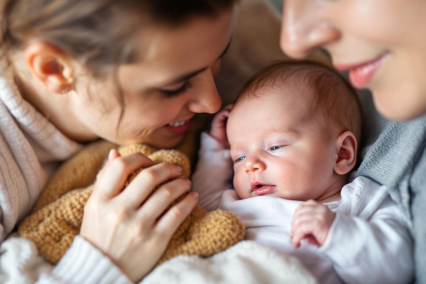 Första tiden nyfödd: Din guide genom de första veckorna hemma